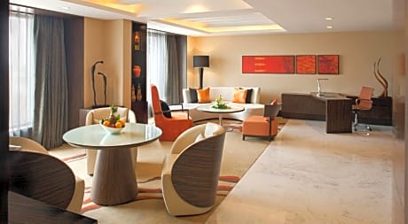 Junior Suite with Airport Transfers 