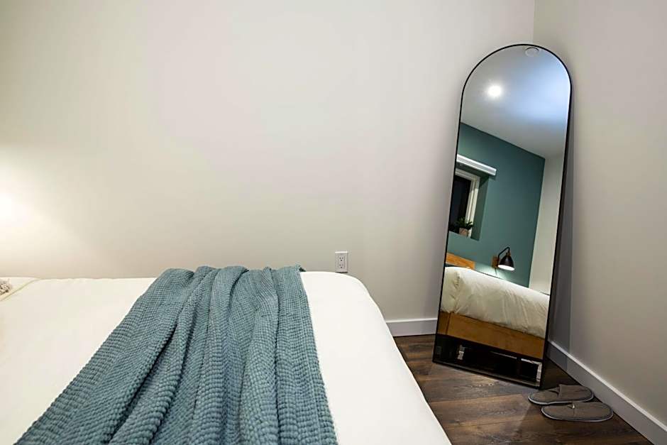 The Stellar Condo - Cozy 2 Bedroom with Hot Tub