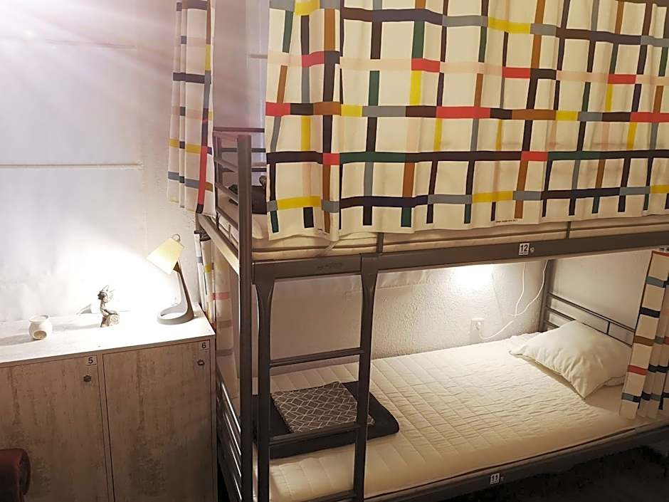 PIJAMA HOUSE - Bike & Bed