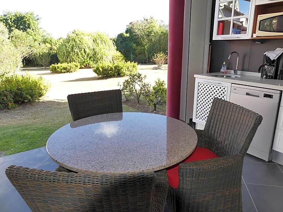 Résidence Le Vallon Guadeloupe Parc Piscine Appartements & Studios