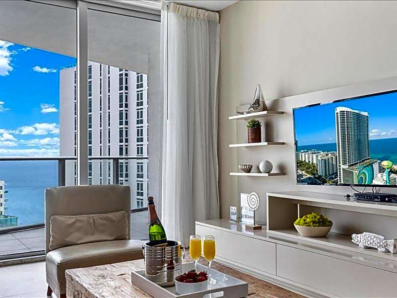 Beachside Contemporary Residence in Lyfe