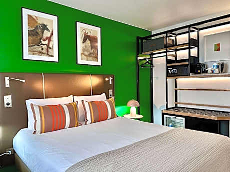 Superior Room with 1 Double Bed, Courtyard Side