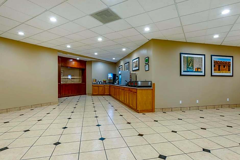 Clarion Inn & Suites Roswell
