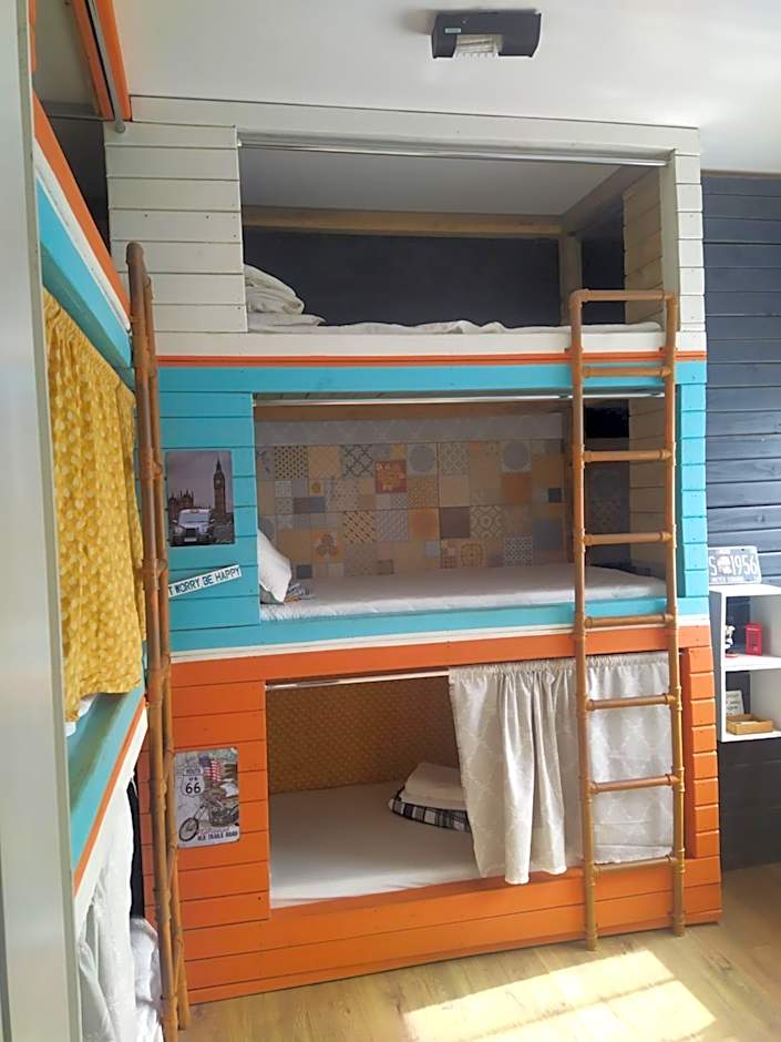 Estaleiro Casa Hotel