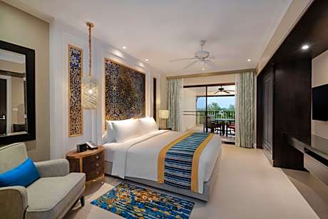 Two-Bedroom Apartment with Balcony and Resort View