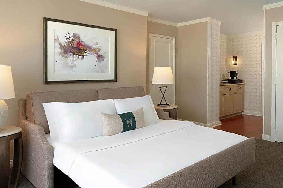 Photo 1 of 2 of Executive 1 King Bed Suite
