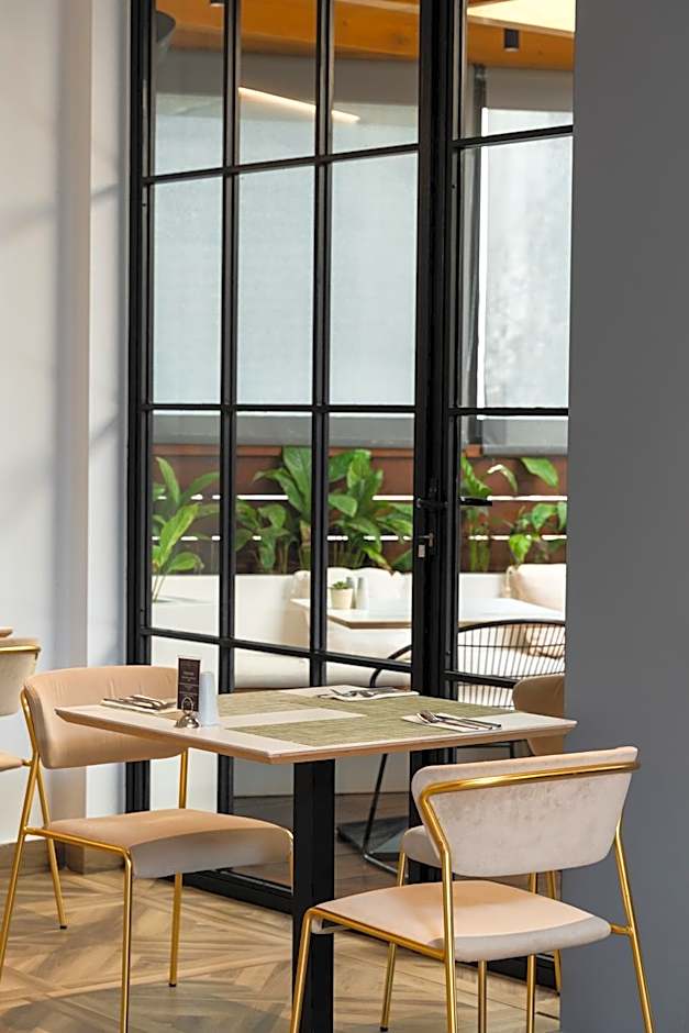 DOM Boutique Hotel