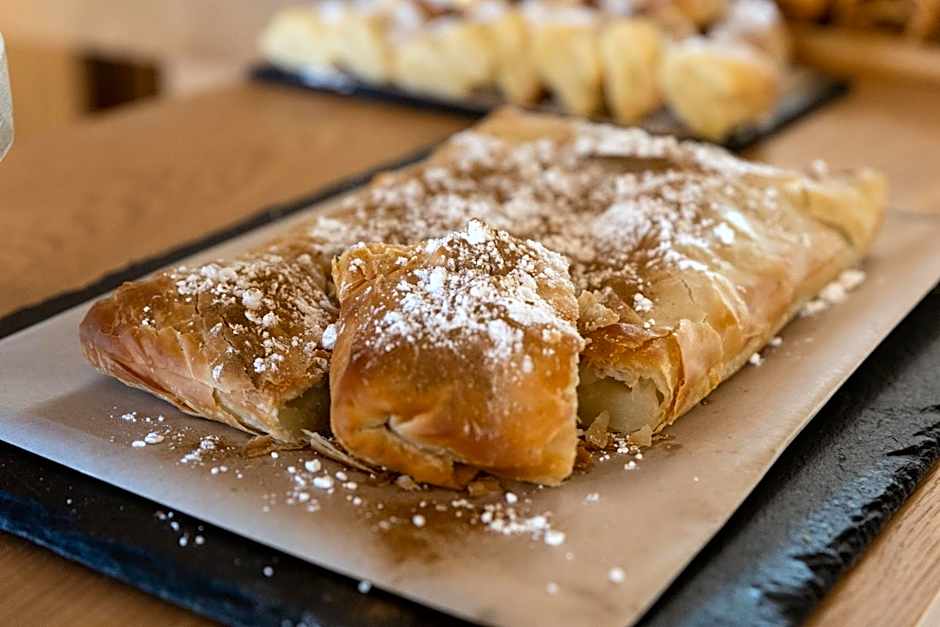 Armantanis Luxury Suites