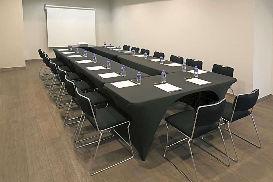 City Express Plus by Marriott Ciudad de México Mundo E