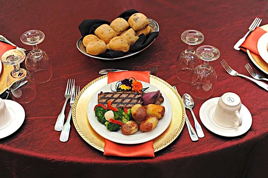 Holiday Inn & Suites Springfield-I-44 By IHG