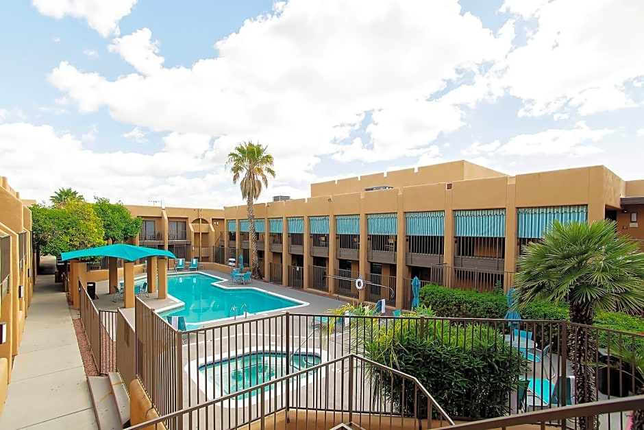 Ramada by Wyndham Tucson Airport