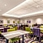 La Quinta Inn & Suites by Wyndham Cincinnati Sharonville