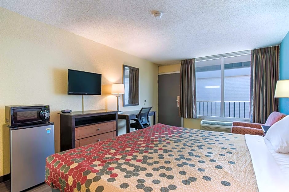 Econo Lodge Gallatin - Metro Nashville