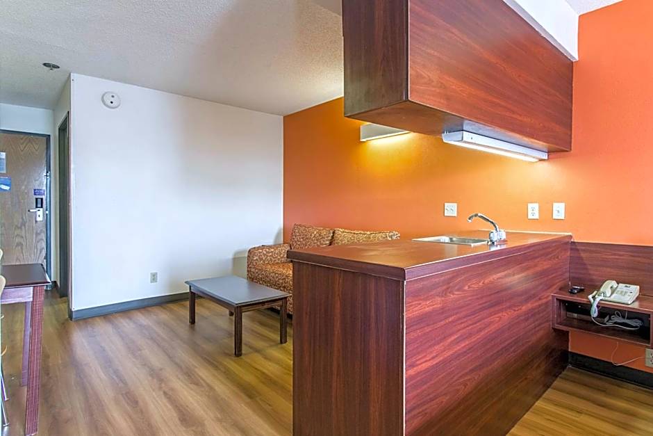 Motel 6-Streetsboro, OH