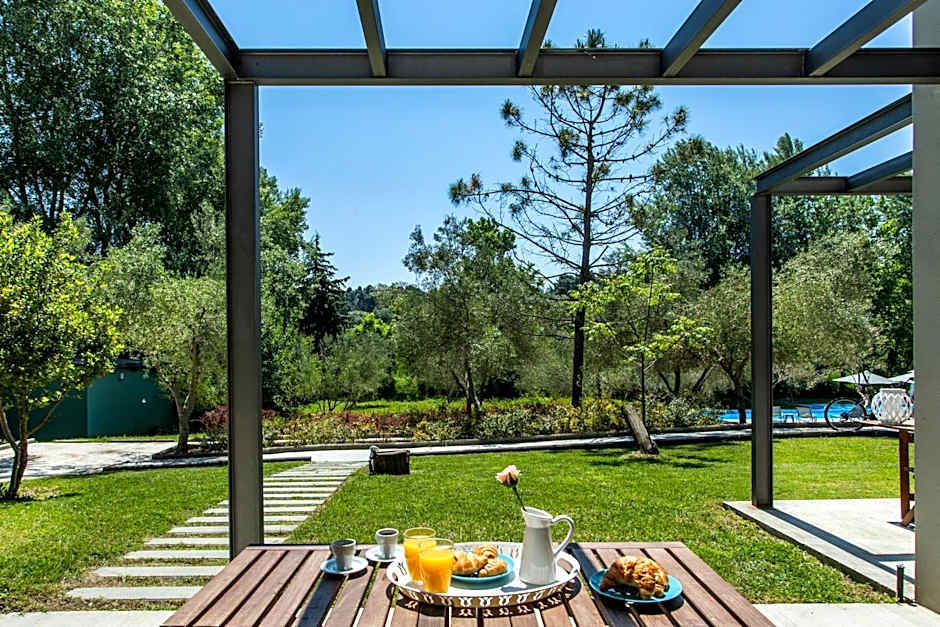 Sani More & Sani Woods