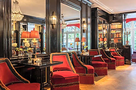 Apollofirst Boutique Hotel