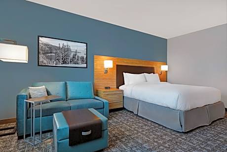 Studio, 1 King Bed with Sofa bed (1 King Bed and 1 Double Sofa Bed)