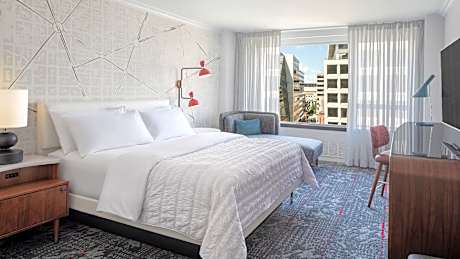 Deluxe, Guest room, 1 King, City view