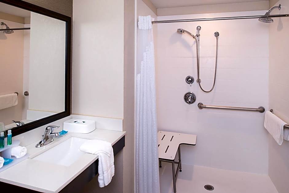 Holiday Inn Express & Suites Monroe By IHG