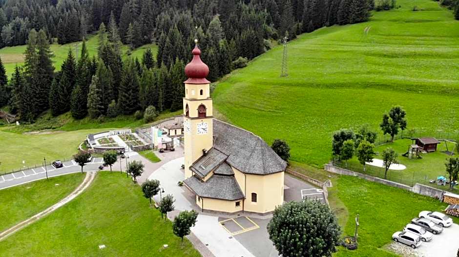 Garni Eden Bed and breakfast