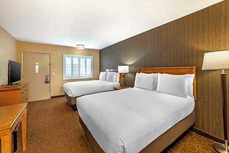 Queen Room with Two Queen Beds - Disability Access/Non-Smoking