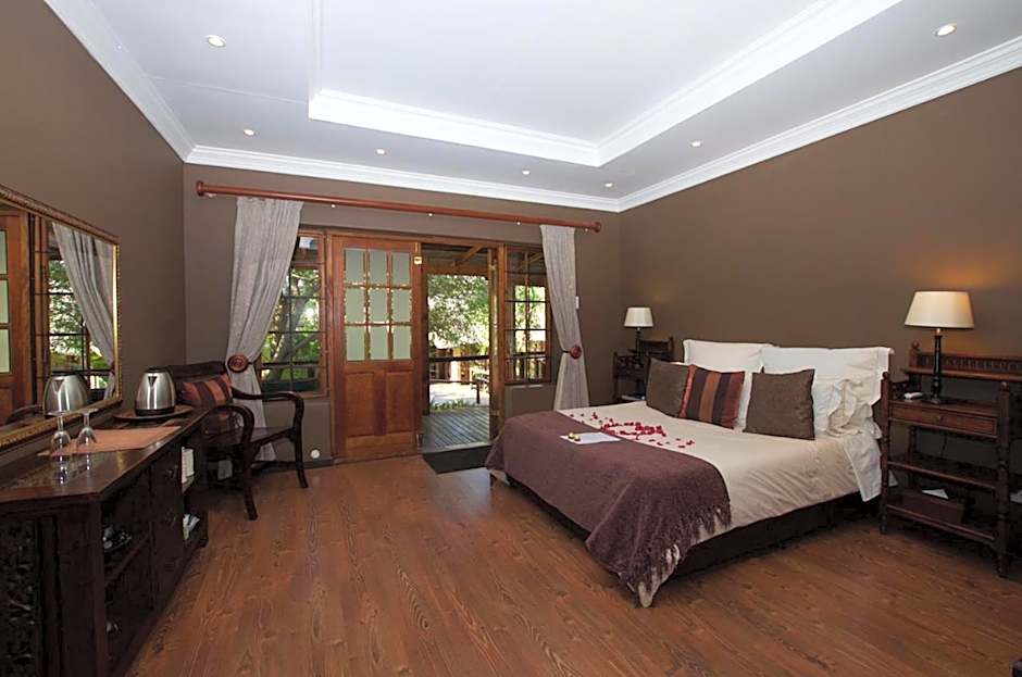 Tuskers Bush Lodge B&B