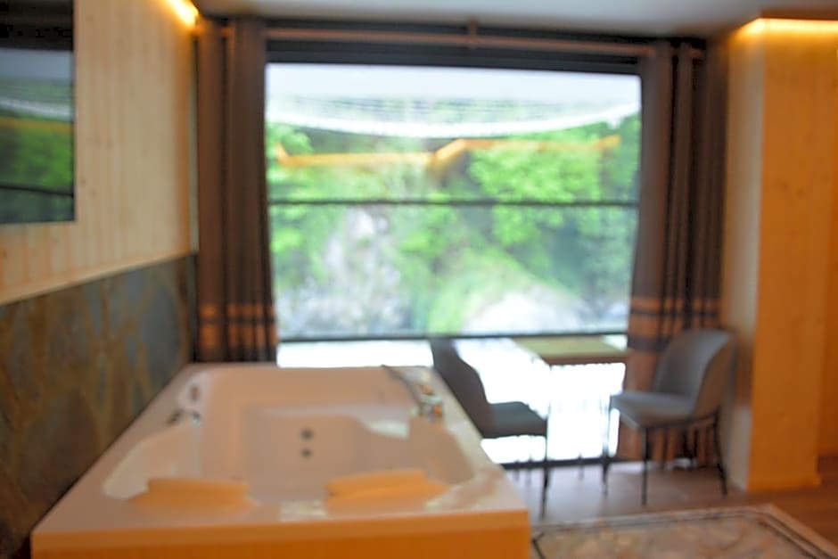 DOĞAL SUİT BUNGALOV