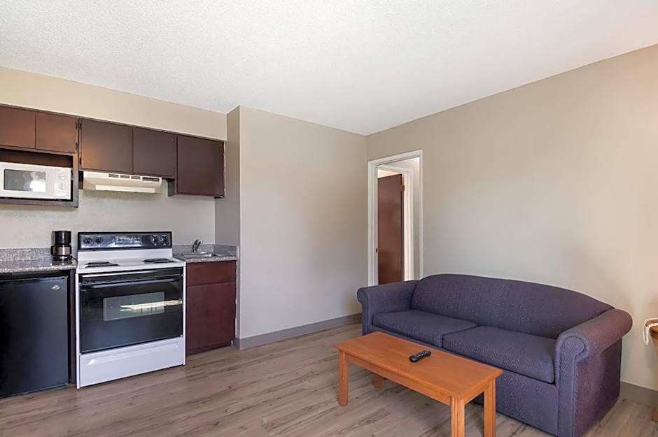Rodeway Inn & Suites Portland West - Beaverton