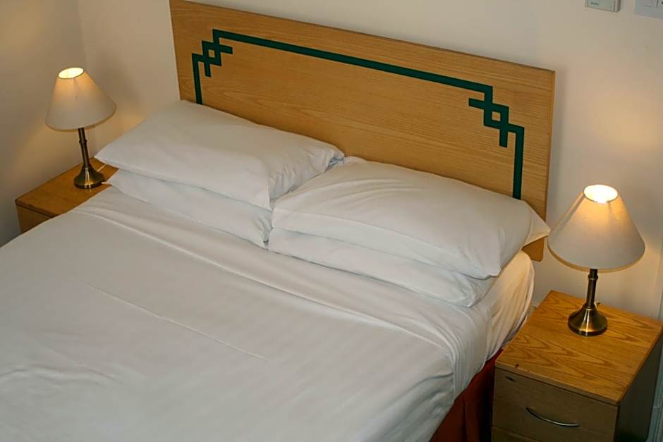 Hanover Hotel & McCartney's Bar