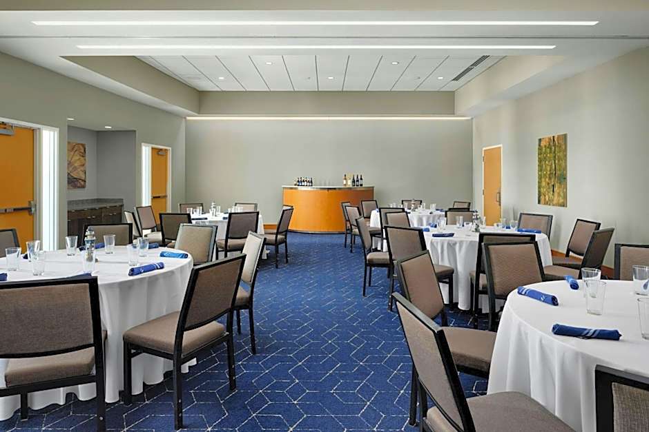 Courtyard by Marriott Erie Bayfront