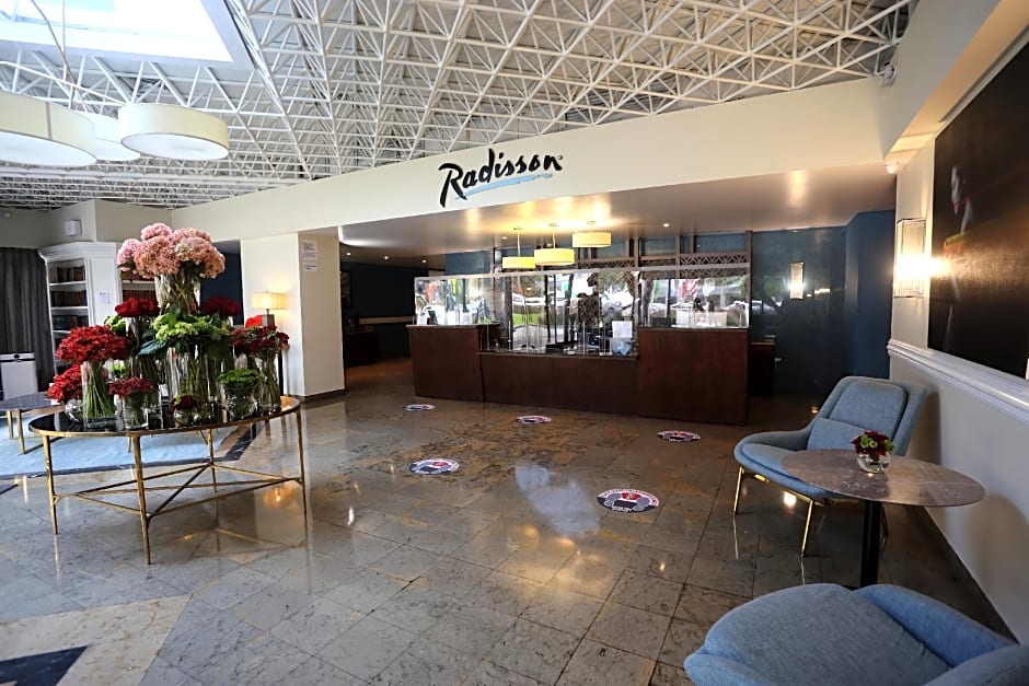 Radisson Hotel Plaza del Bosque – Lima, PA