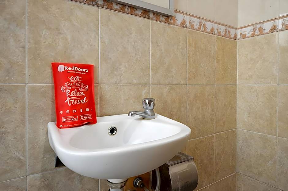 RedDoorz near Tugu Yogyakarta