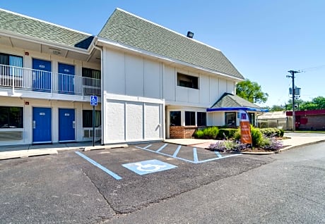 Motel 6-Schiller Park, IL - Chicago O'Hare