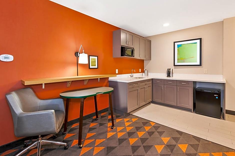 Holiday Inn & Suites Toledo Southwest - Perrysburg by IHG