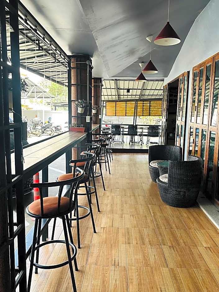 Pakchong Town Hotel