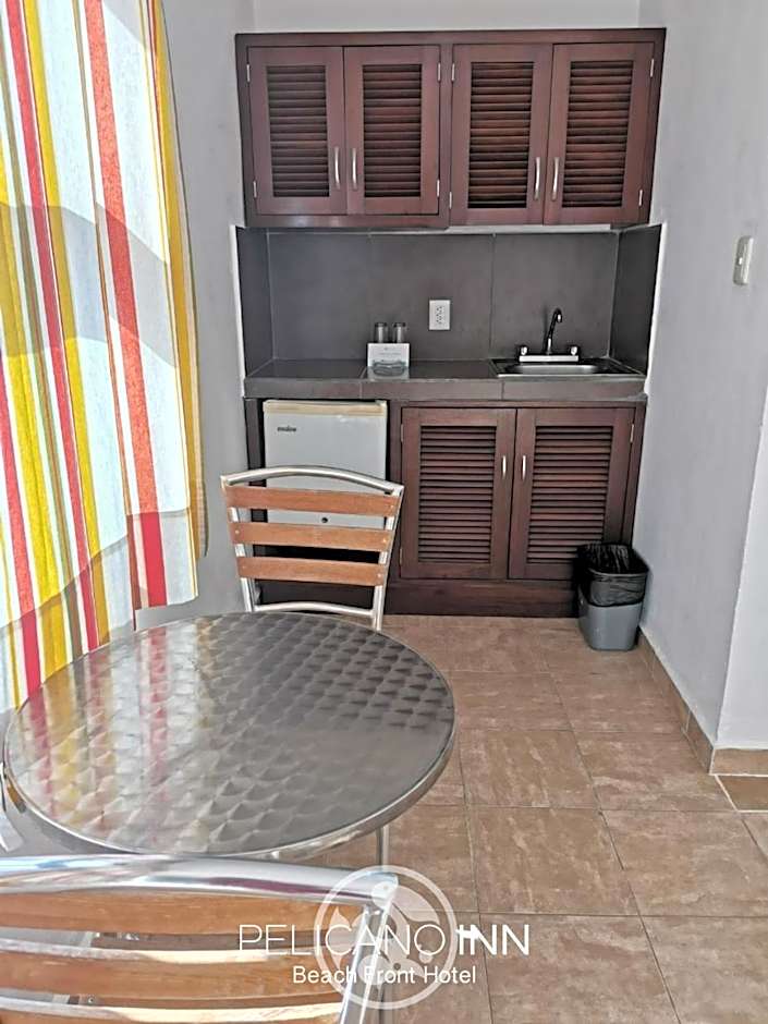 Pelicano Inn Playa del Carmen - Beachfront Hotel