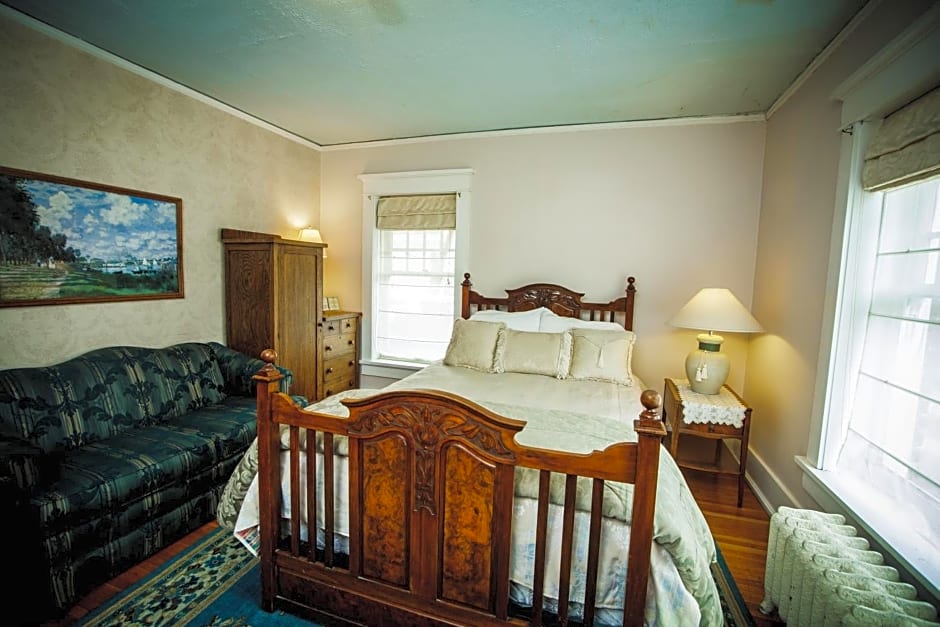 The Rogers House Inn Bed and Breakfast