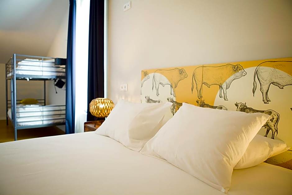 THE HOLY COW - Hostel & Suites
