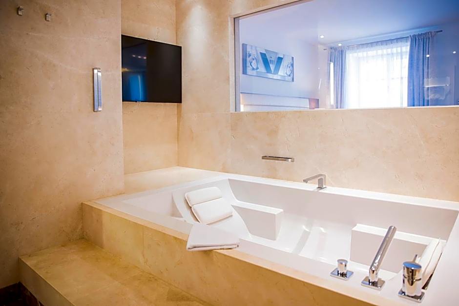 Iris Porsche Hotel & Restaurant