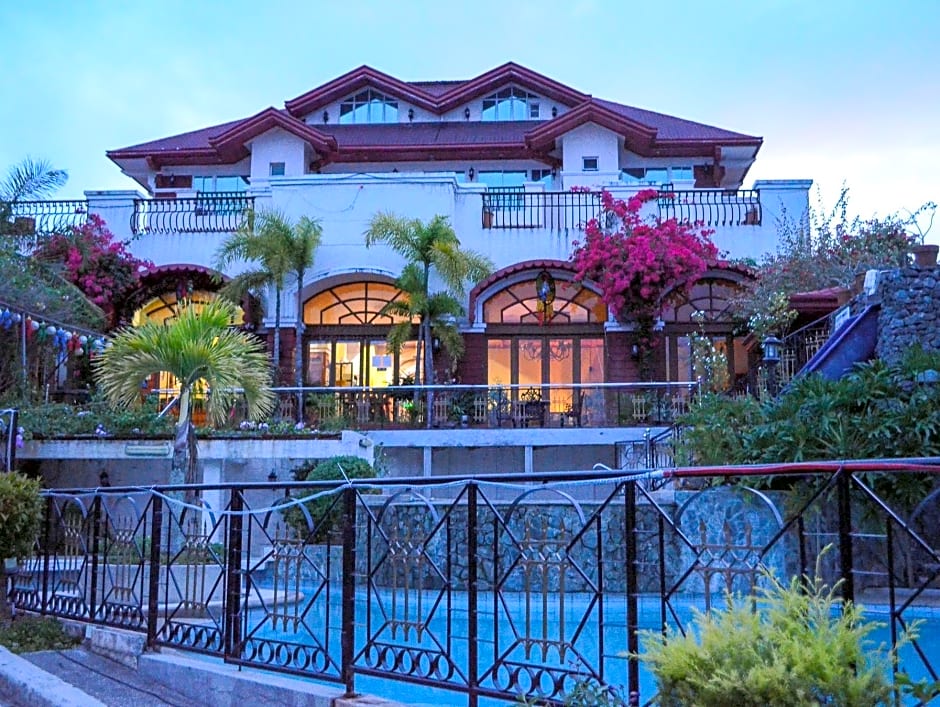 Tahanan Lakeview Hotel