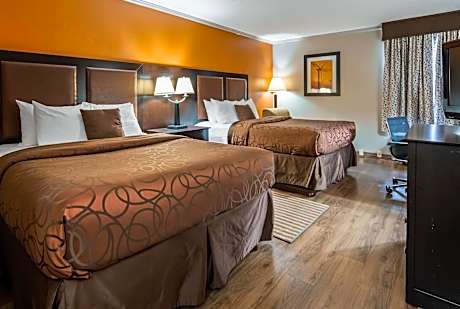 2 QUEEN BEDS,NSMK,NOPET,MICRFG,WIFI,COFMKR,HAIR,FULL BREAKFAST