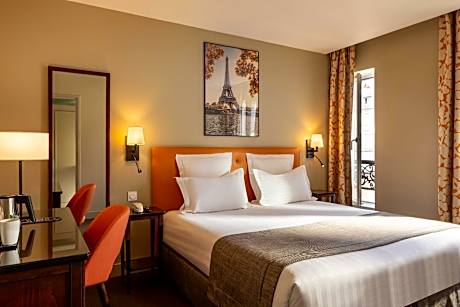 Eiffel Tower View Room