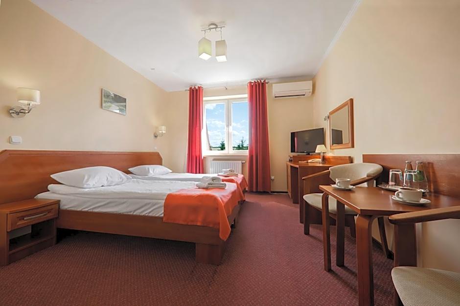 Hotel Restauracja Leliwa