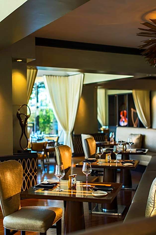 Avenue of the Arts Costa Mesa, a Tribute Portfolio Hotel