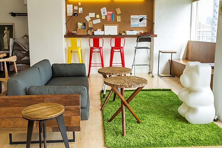 Mr Lobster's Secret Den Design Hostel