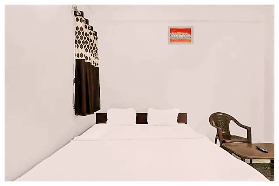 Goroomgo Shiv Ganga Guest House varanasi