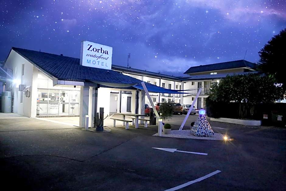 Zorba Waterfront Motel