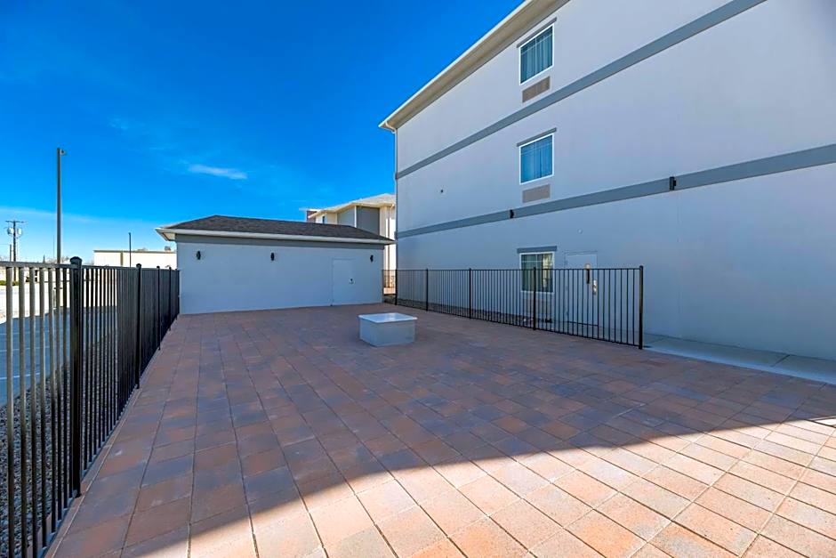 Spark by Hilton Midland South