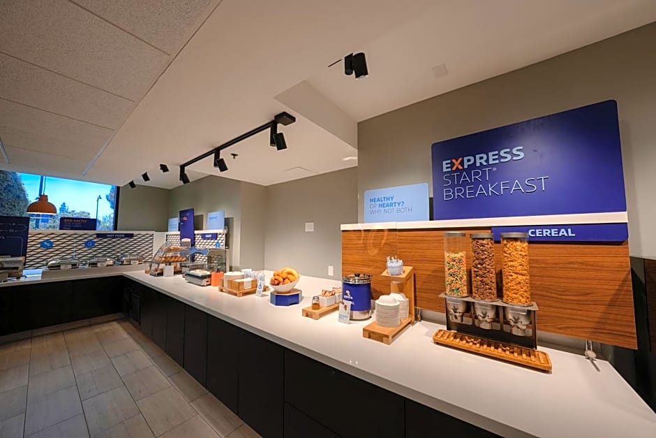 Holiday Inn Express & Suites Santa Clara - Silicon Valley By IHG
