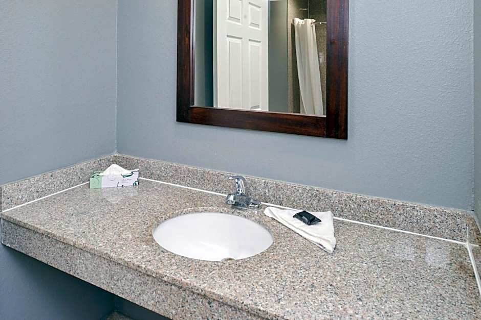 Laguna Inn and Suites